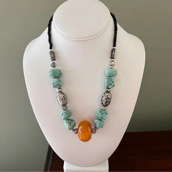 Amber Green Turquoise and Howlite Gemstone Necklac - Picture 1 of 7
